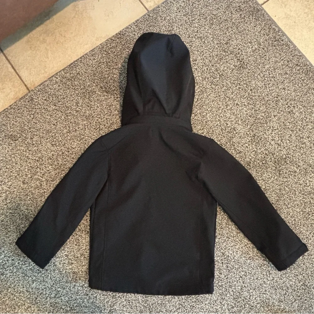 Class Club Black Soft-shell Hooded Chest Pocket Removable Hood Boy’s Jacket 4/5